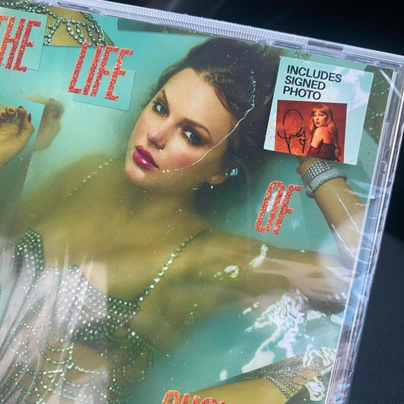 The Life of a Showgirl signed CD Version 3 - Picture 3 of 3